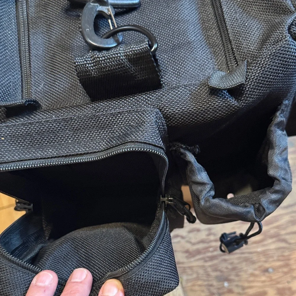 Black Storage duffle Gun Bag very spacious and a lots of space for everything